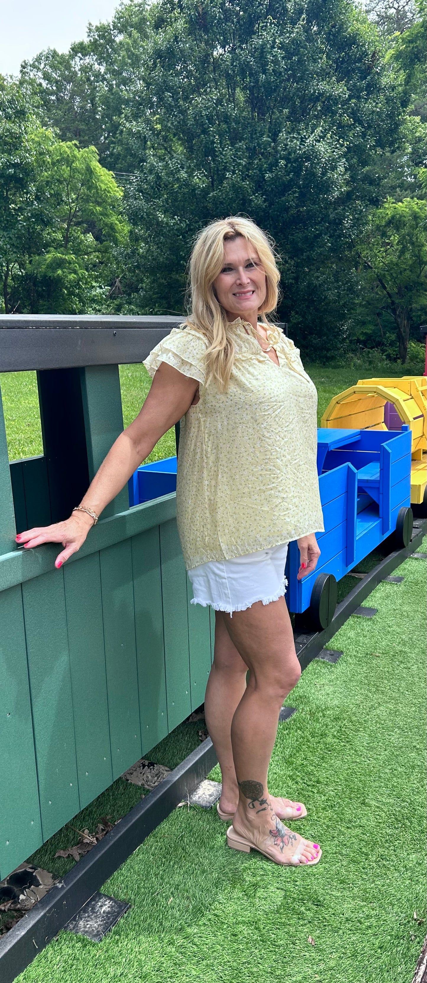Dainty Daisy Tie Top